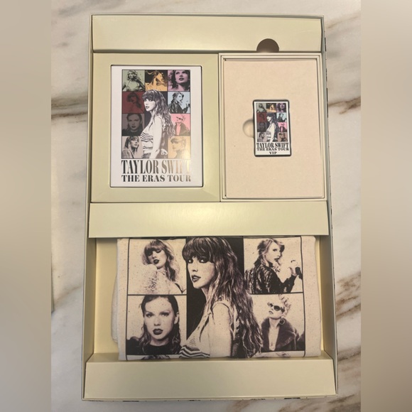Taylor Swift VIP gift box set brand new never opened - Picture 3 of 4